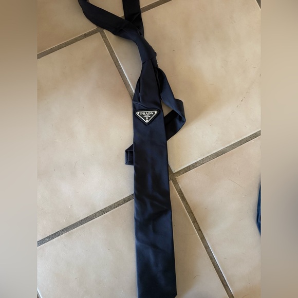 Prada Men’s silk Tie - Picture 1 of 3